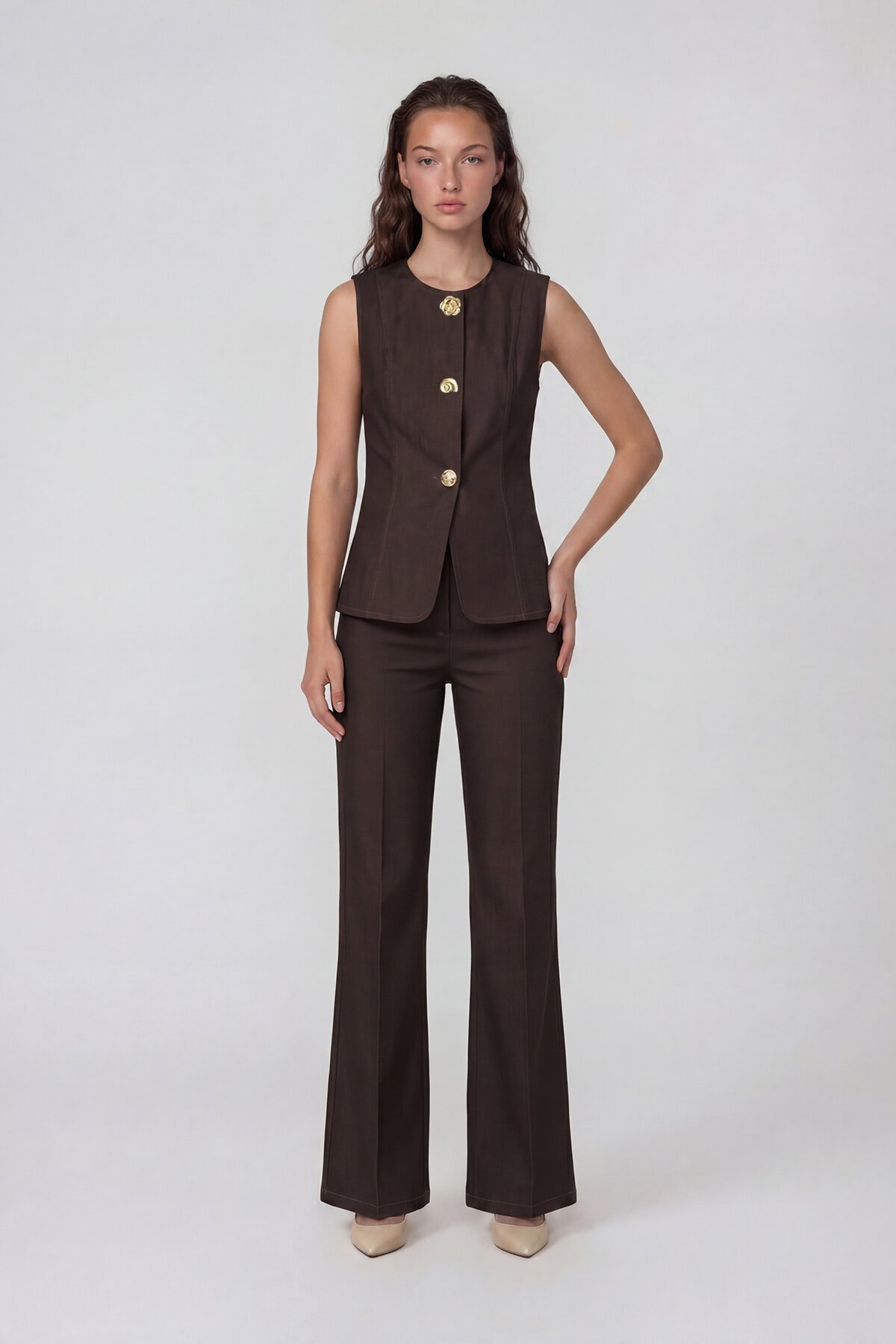 Kolsuz Düğme Detaylı Yelek Ve Denim Pantolon Takım