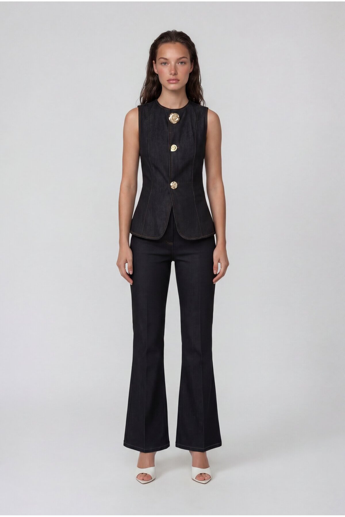 Kolsuz Düğme Detaylı Yelek Ve Denim Pantolon Takım