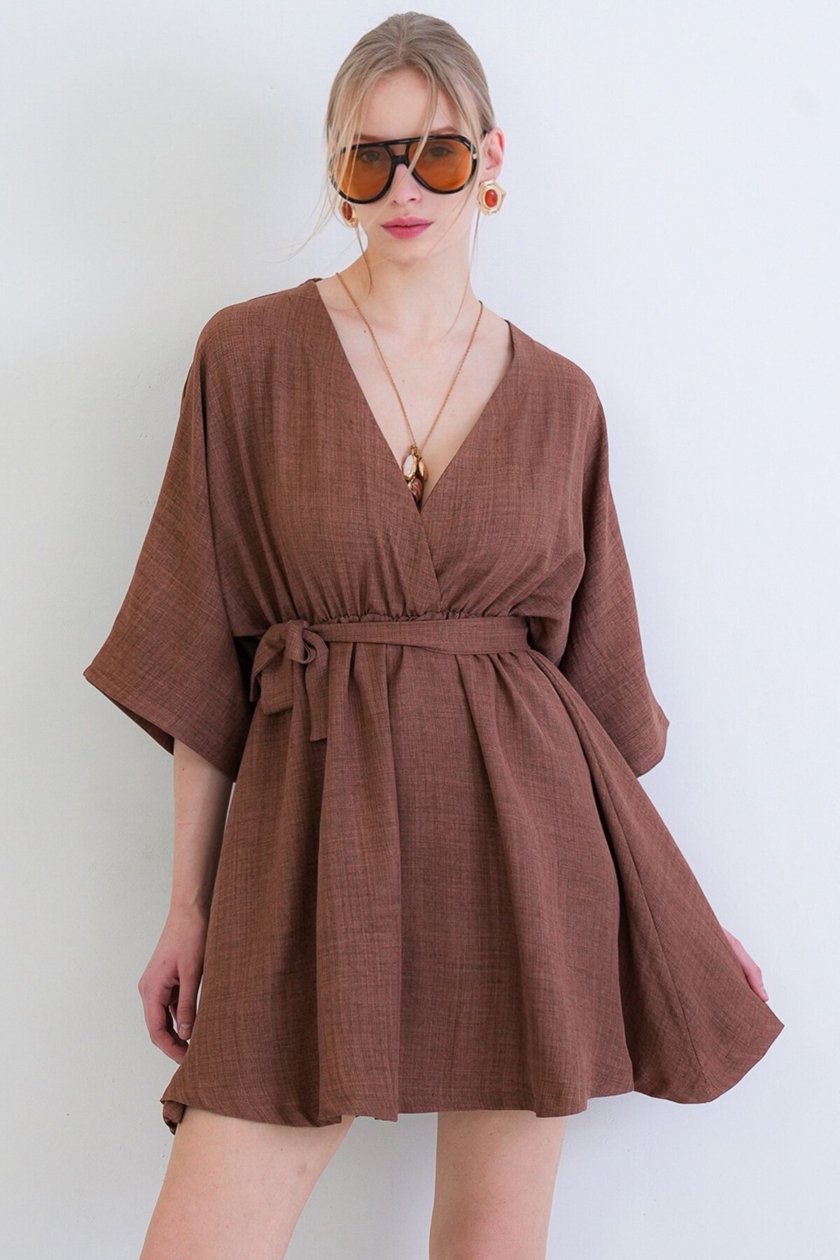 Kruvaze Yaka Beli Büzgülü Sofia Keten Elbise