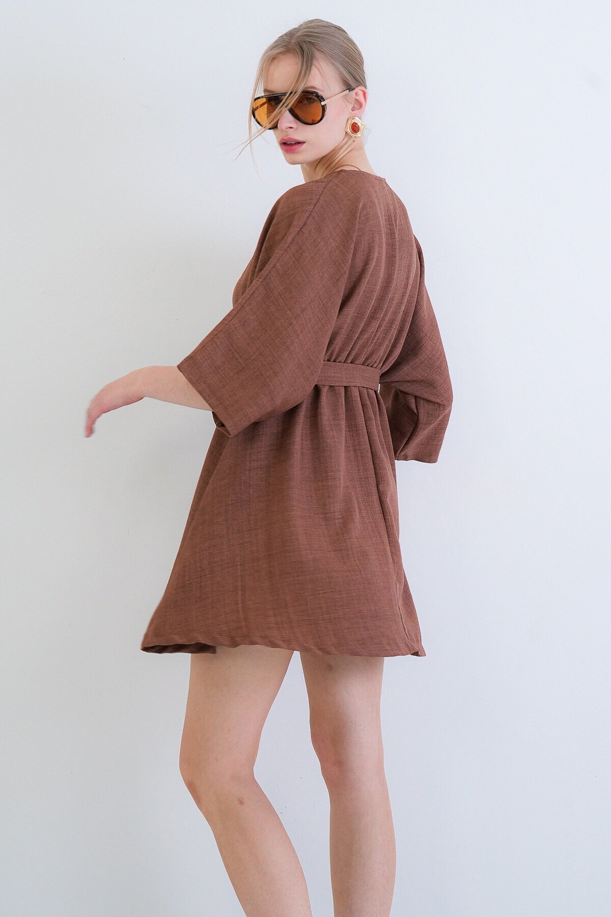 Kruvaze Yaka Beli Büzgülü Sofia Keten Elbise