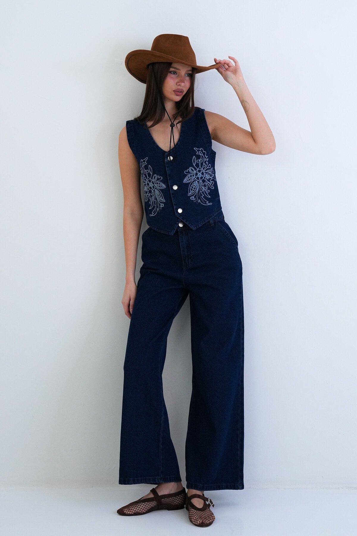 Nakışlı Kot Yelek Ve Denim Pantolon Takım