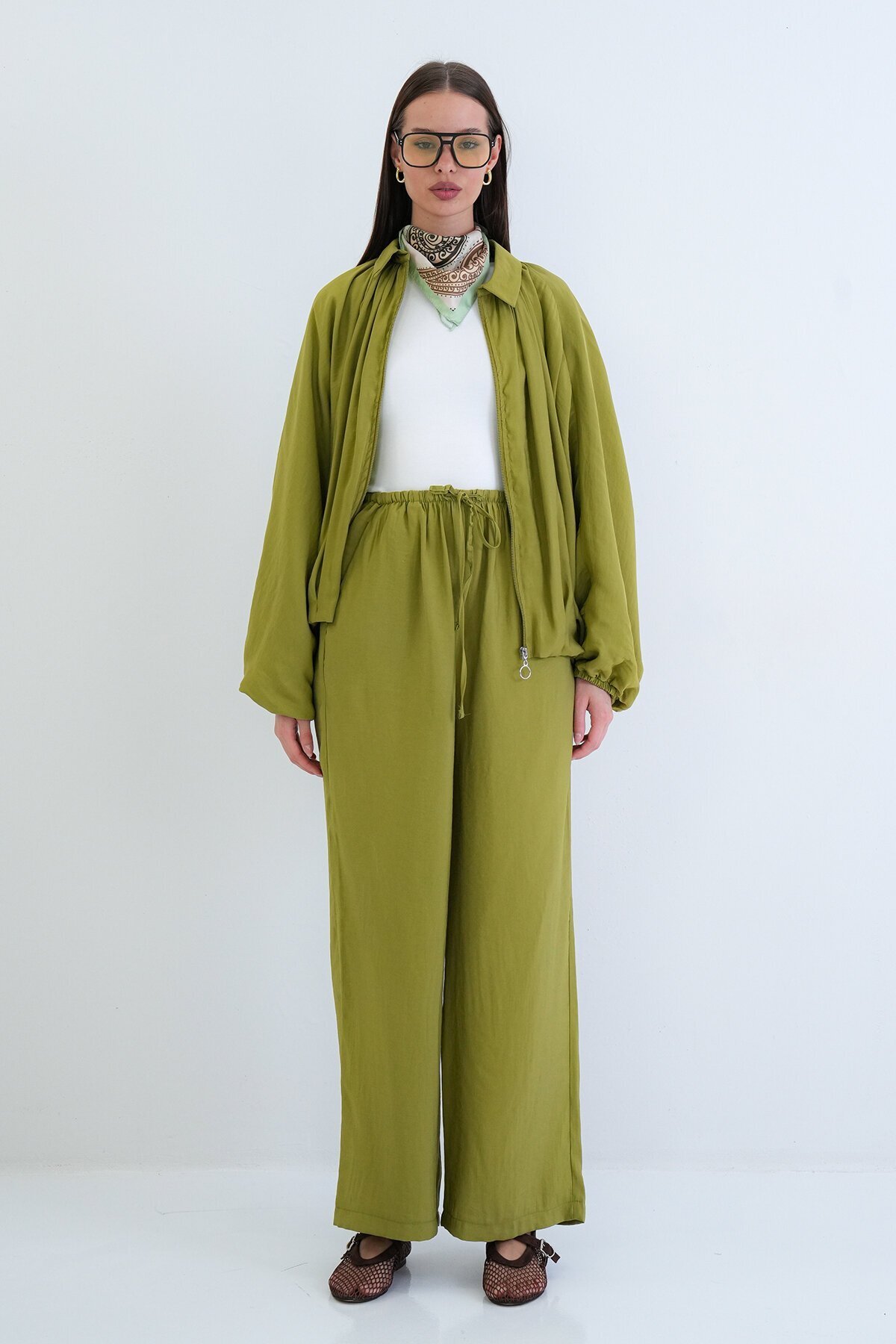 Oversize Hırka Ve Lastikli Pantolon Takım