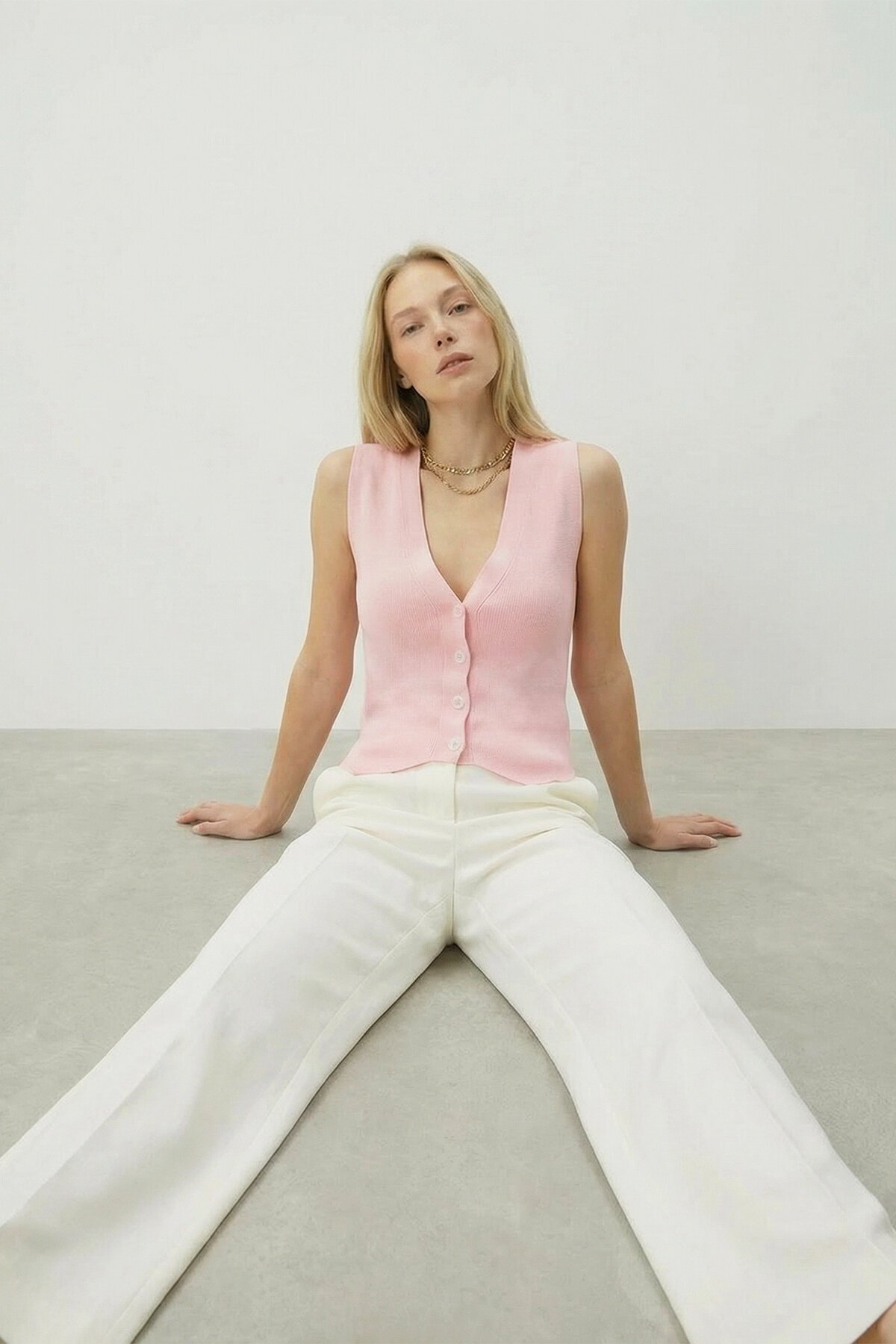 Pembe V Yaka Düğmeli Yazlık Triko Yelek