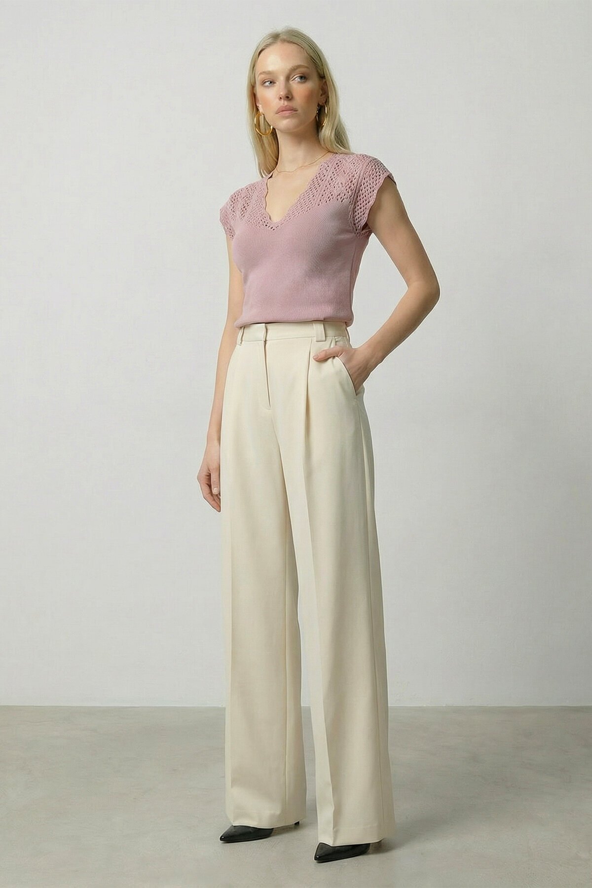 Pudra V Yaka Delik Ajurlu Mevsimlik Triko Bluz