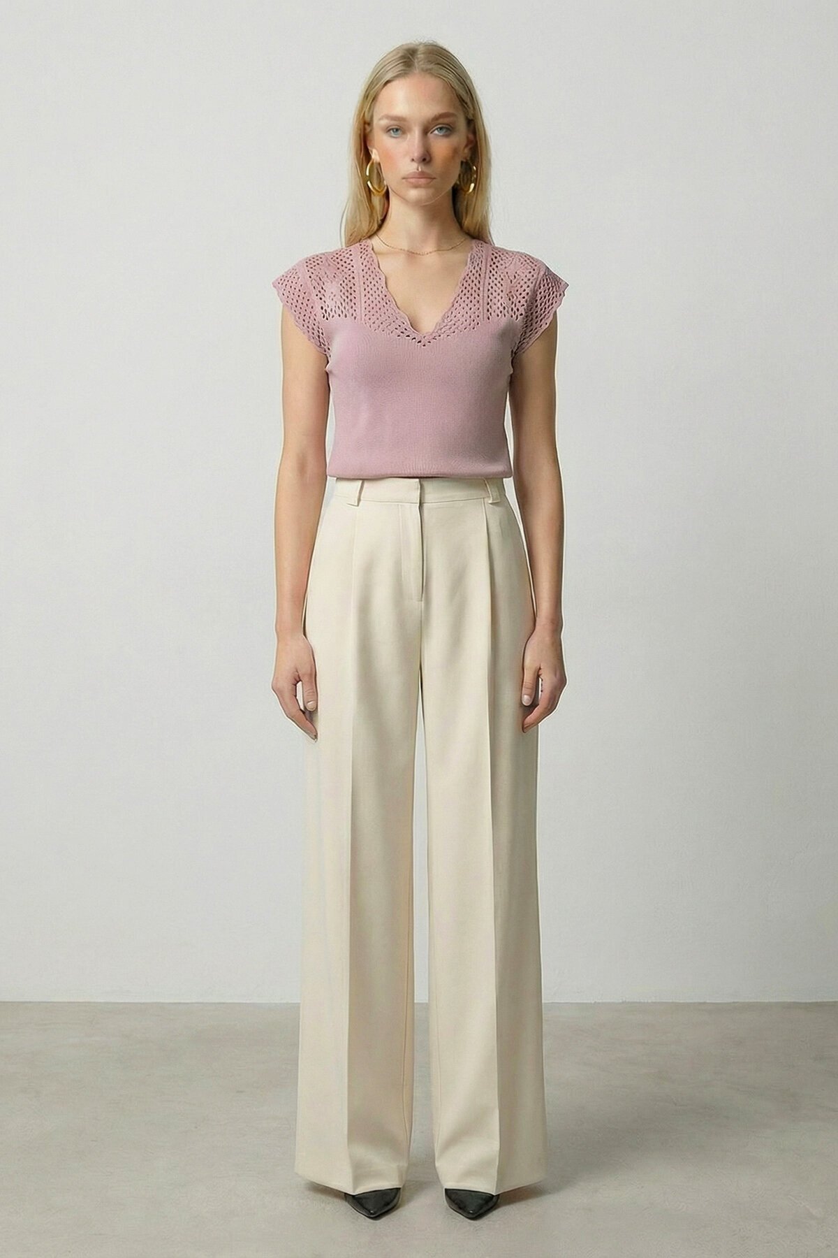 Pudra V Yaka Delik Ajurlu Mevsimlik Triko Bluz