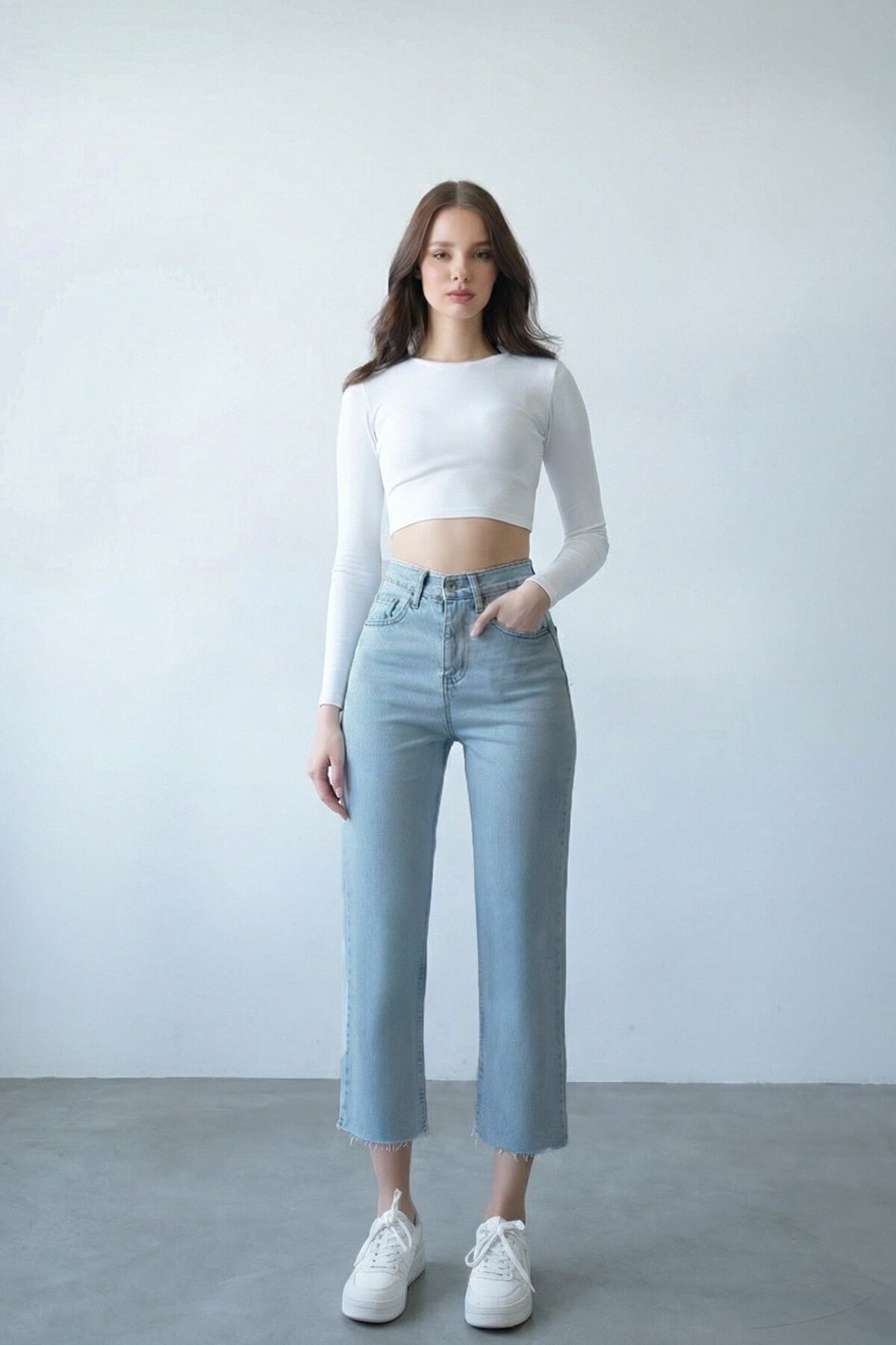 Püsküllü Düz Paça Jean