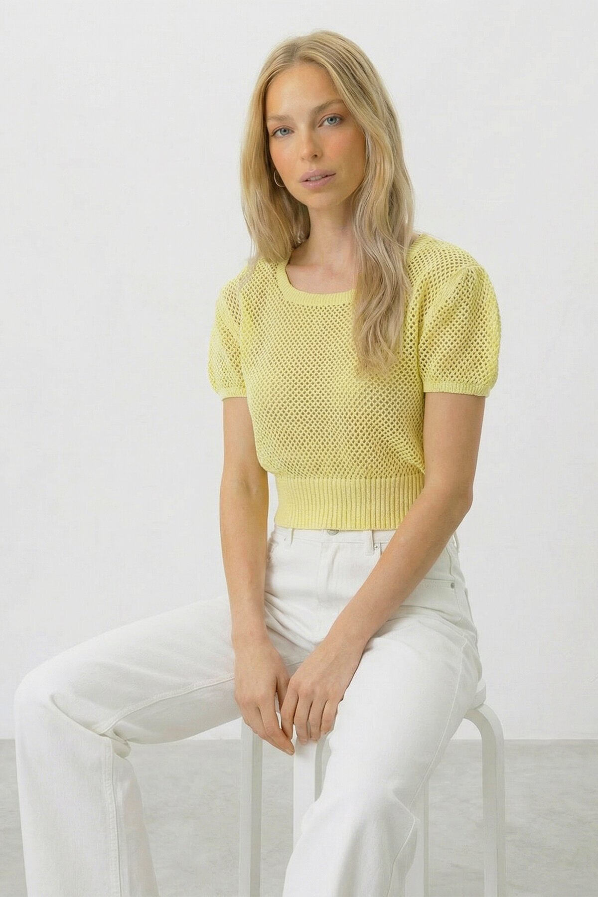 Sarı Beli Gipeli Ajurlu Crop Bluz