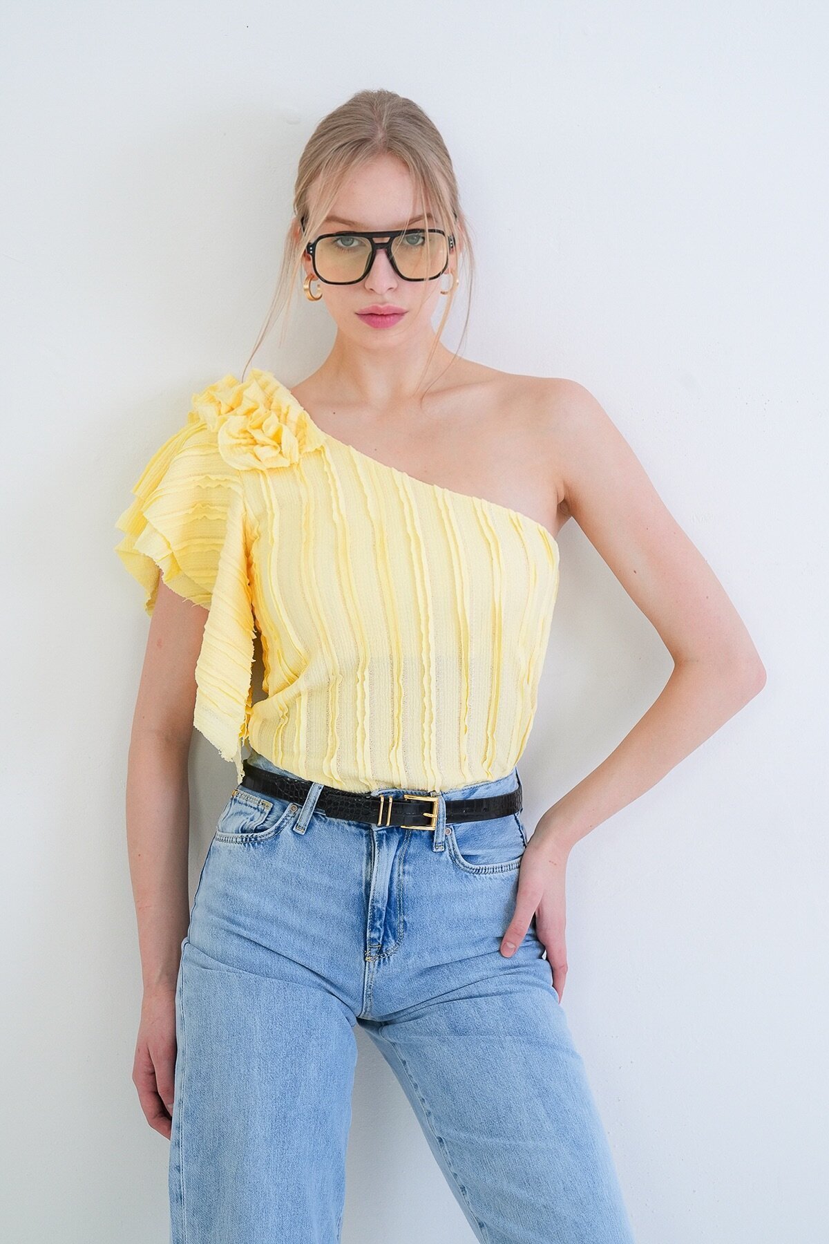 Tek Omuz Detaylı Fırfır Kumaş Bluz Bluz