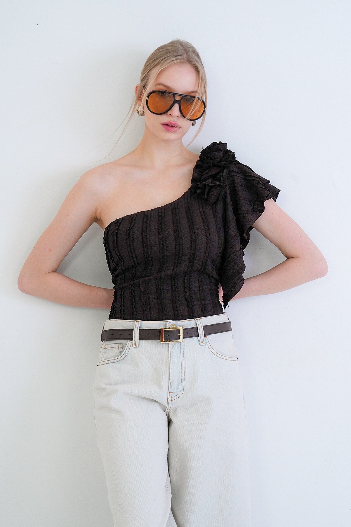 Tek Omuz Detaylı Fırfır Kumaş Bluz Bluz