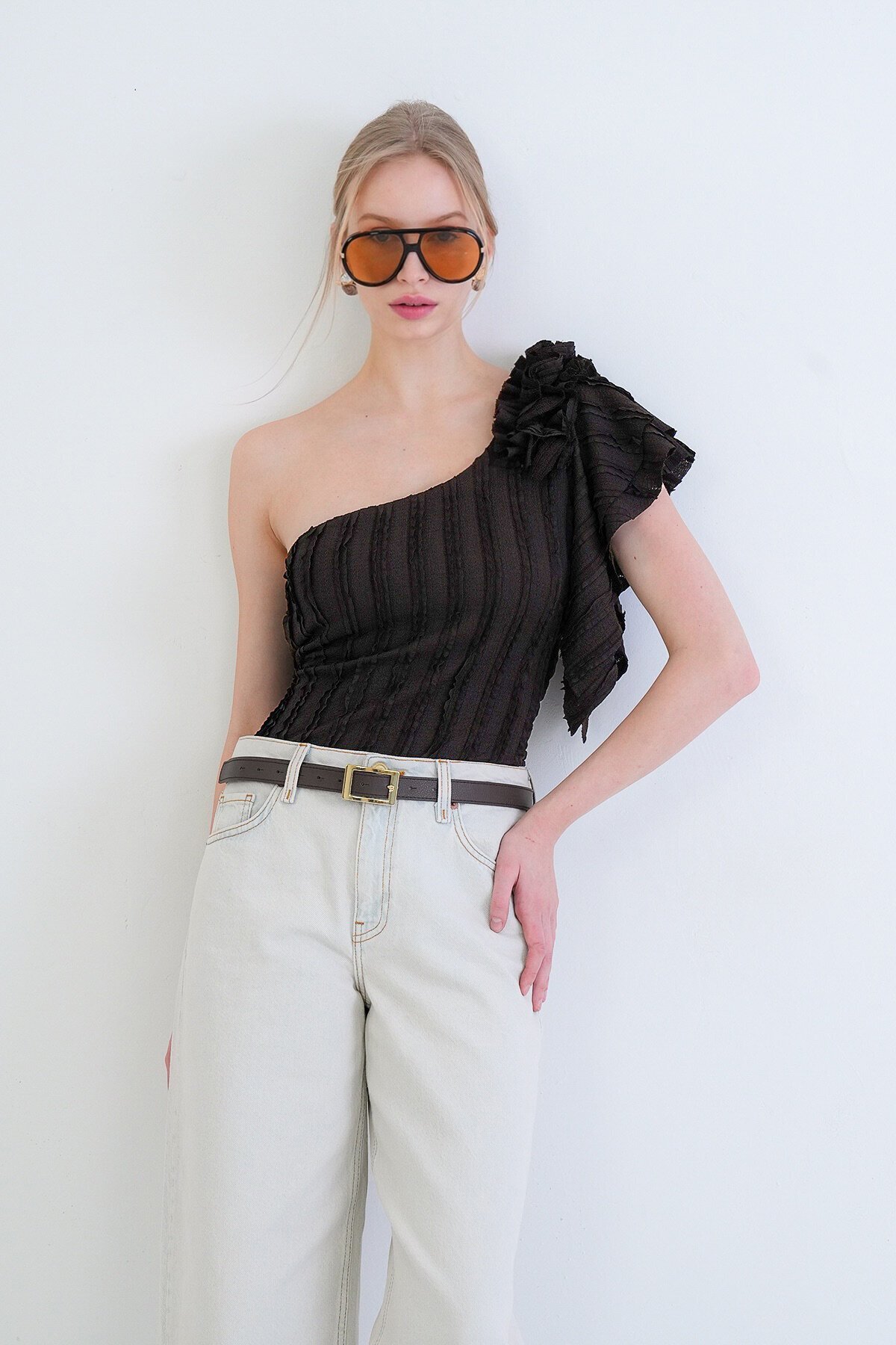 Tek Omuz Detaylı Fırfır Kumaş Bluz Bluz