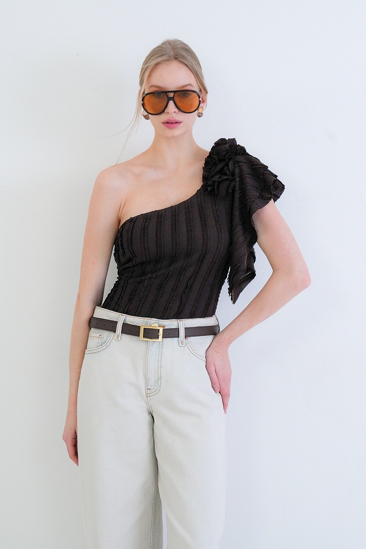 Tek Omuz Detaylı Fırfır Kumaş Bluz Bluz