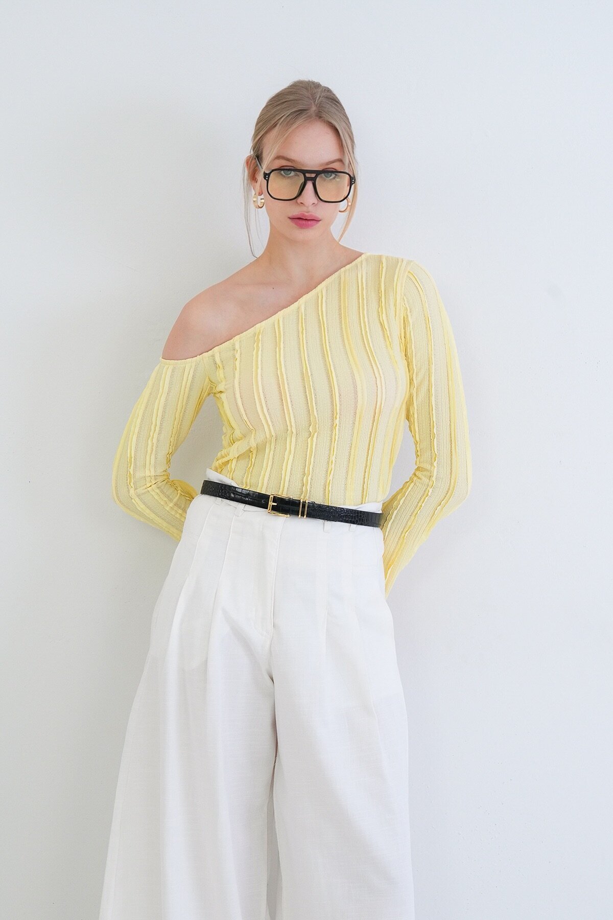 Tek Omuz İspanyol Kol Fırfır Kumaş Bluz