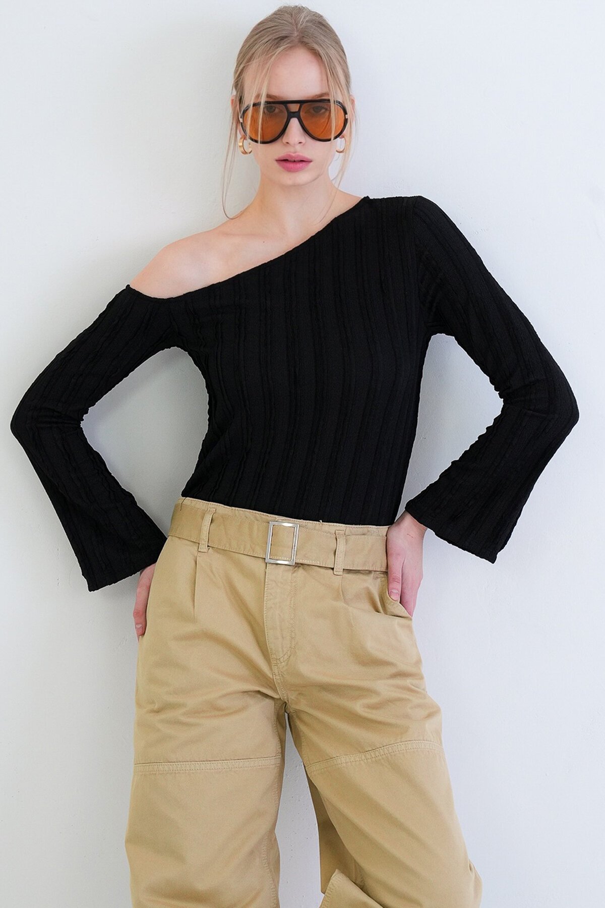 Tek Omuz İspanyol Kol Fırfır Kumaş Bluz