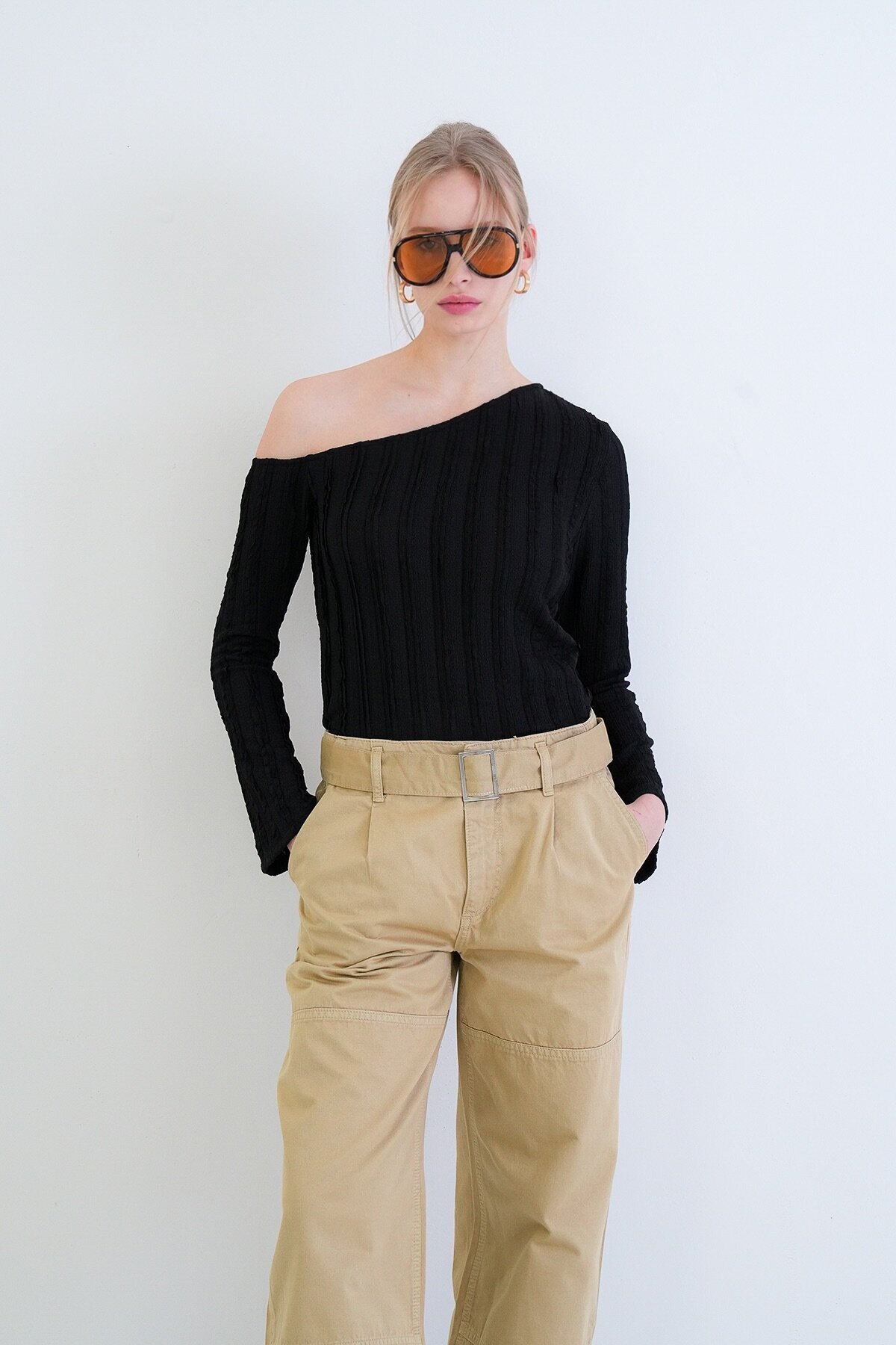 Tek Omuz İspanyol Kol Fırfır Kumaş Bluz