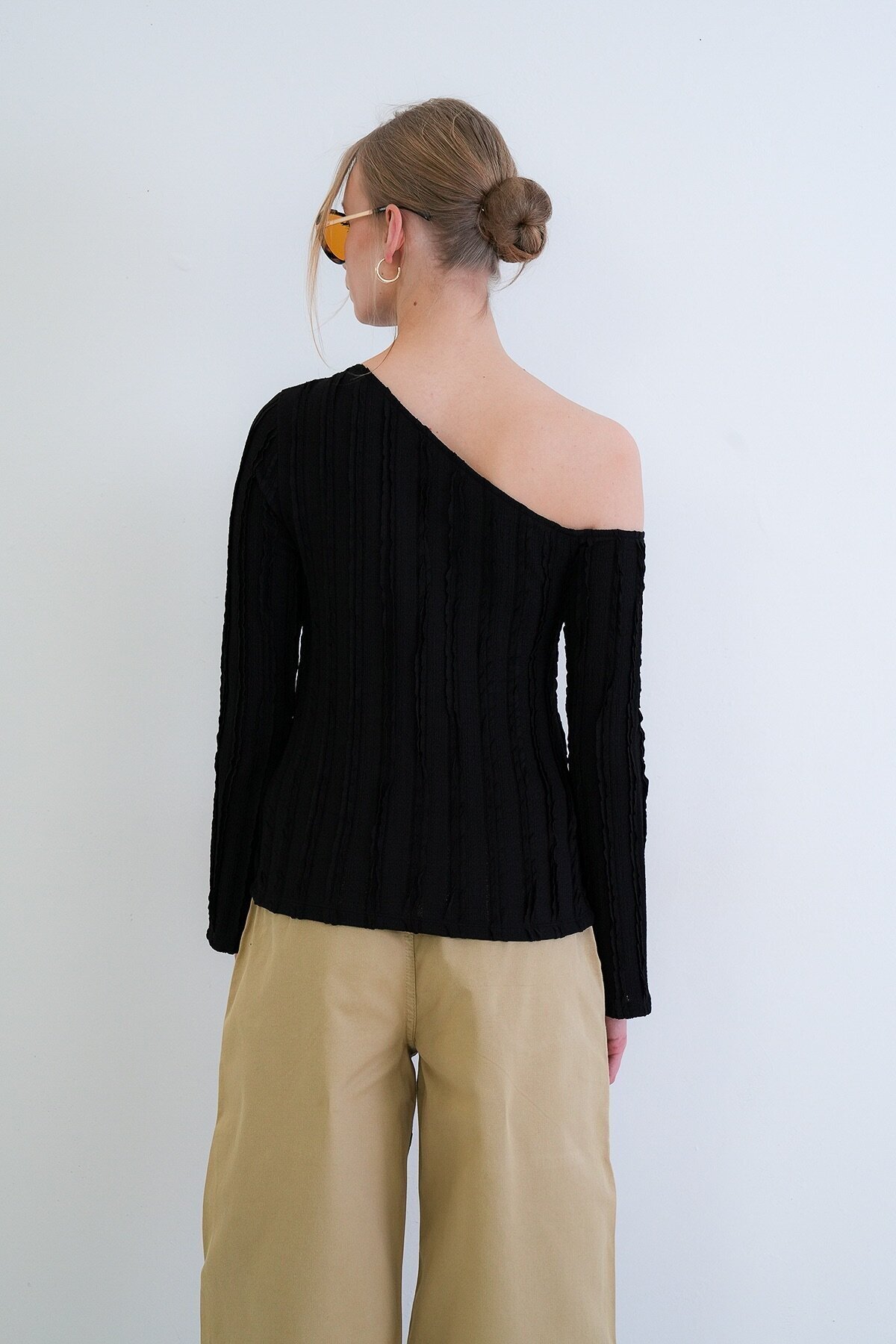 Tek Omuz İspanyol Kol Fırfır Kumaş Bluz