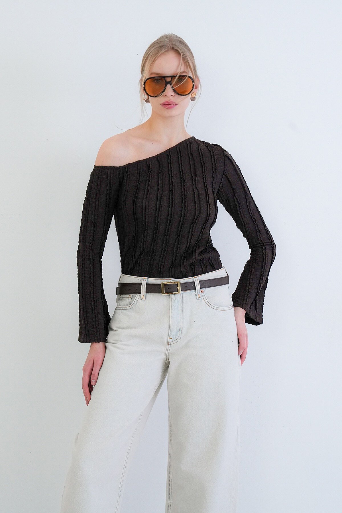 Tek Omuz İspanyol Kol Fırfır Kumaş Bluz