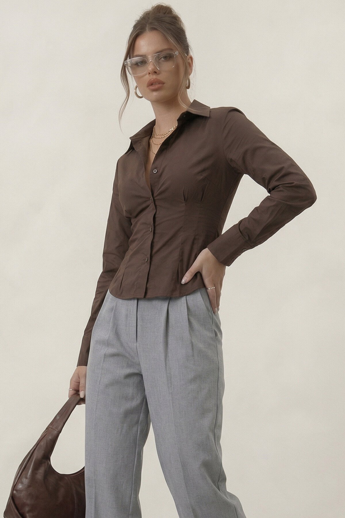 Uzun Kollu Dar Kesim Gömlek