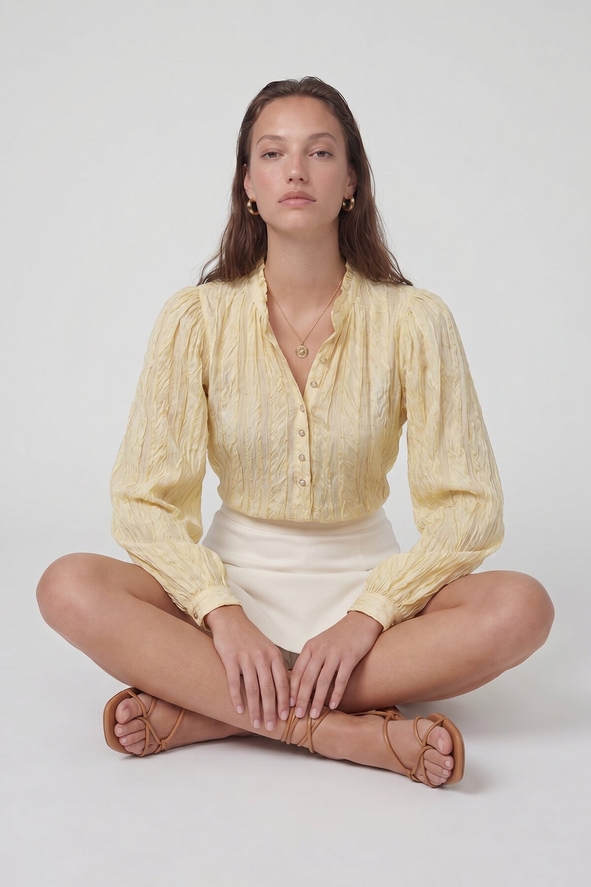 Uzun Kollu Hakim Yaka Gömlek