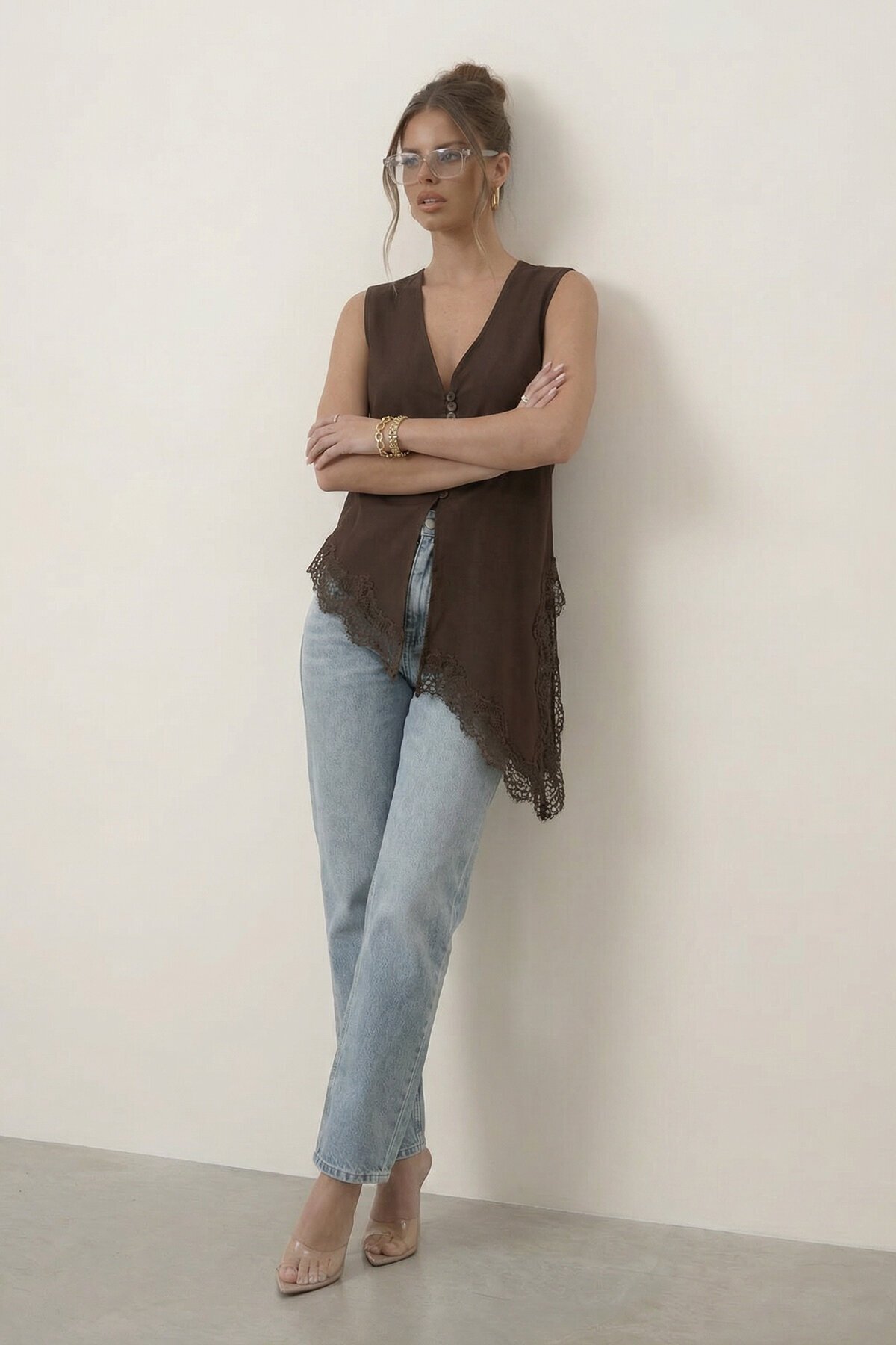 V Yaka Dantel Detaylı Asimetrik Yelek