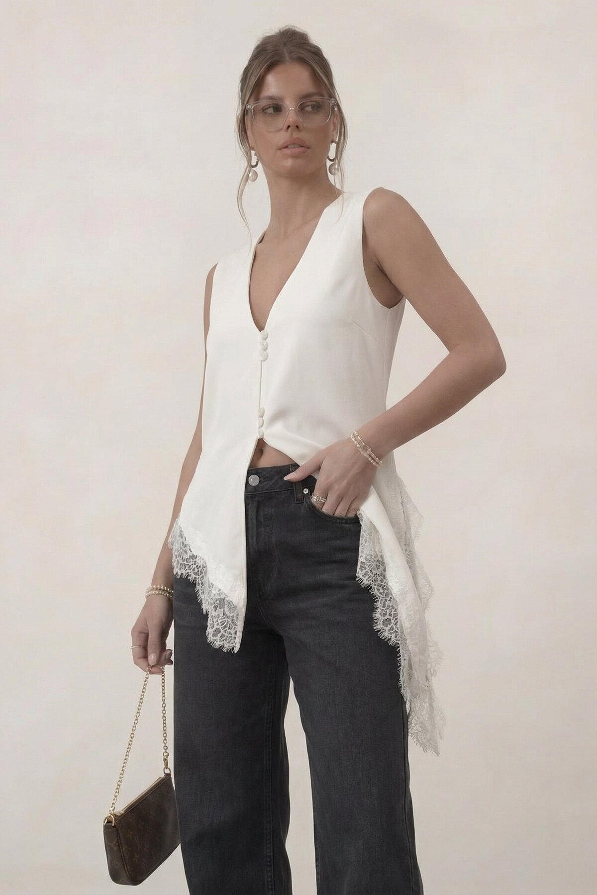 V Yaka Dantel Detaylı Asimetrik Yelek