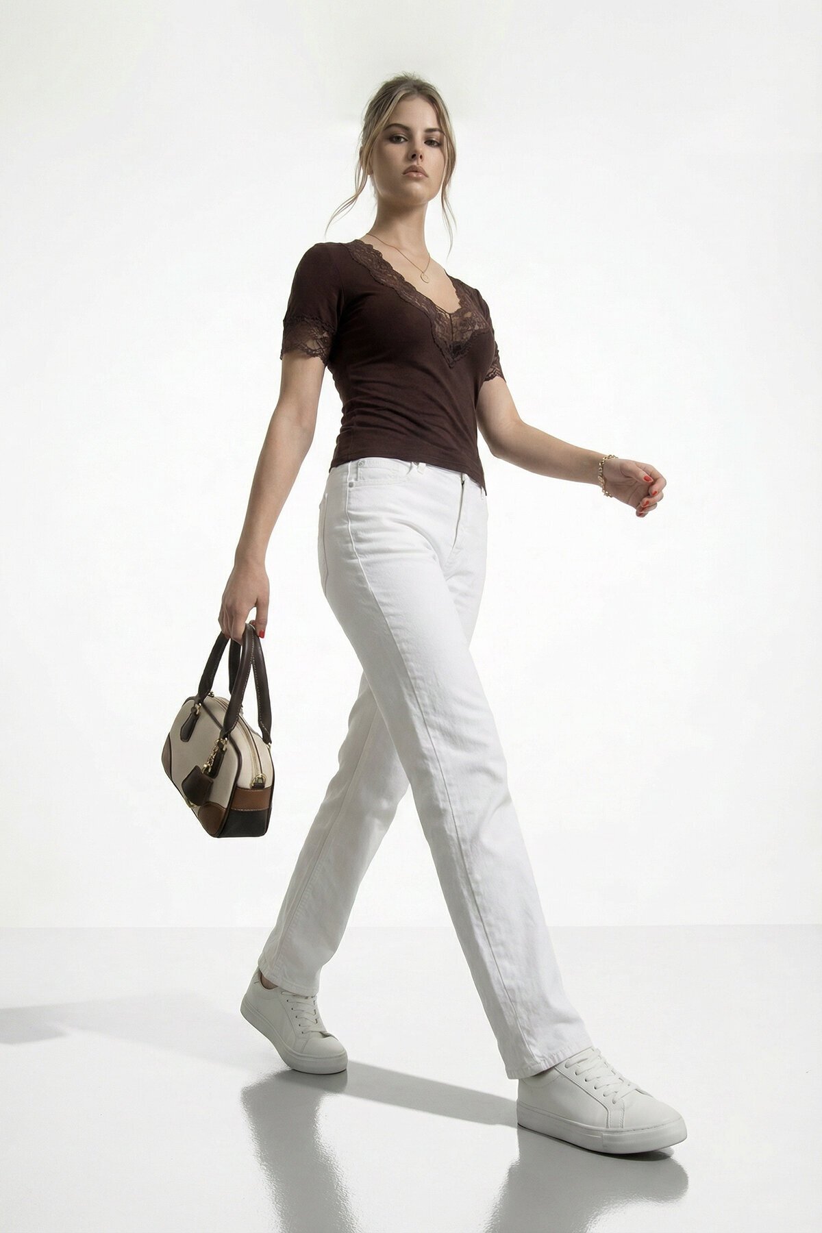 V Yaka Dantel Detaylı Bluz