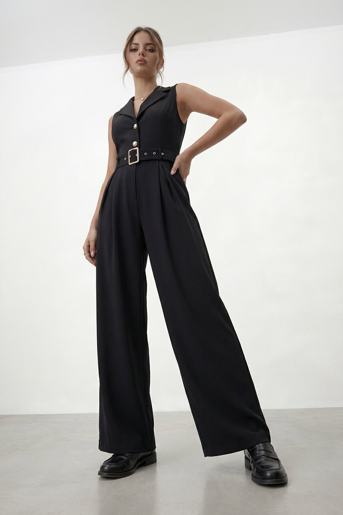 V  Yaka Düğmeli Kemerli Geniş Paça Tulum