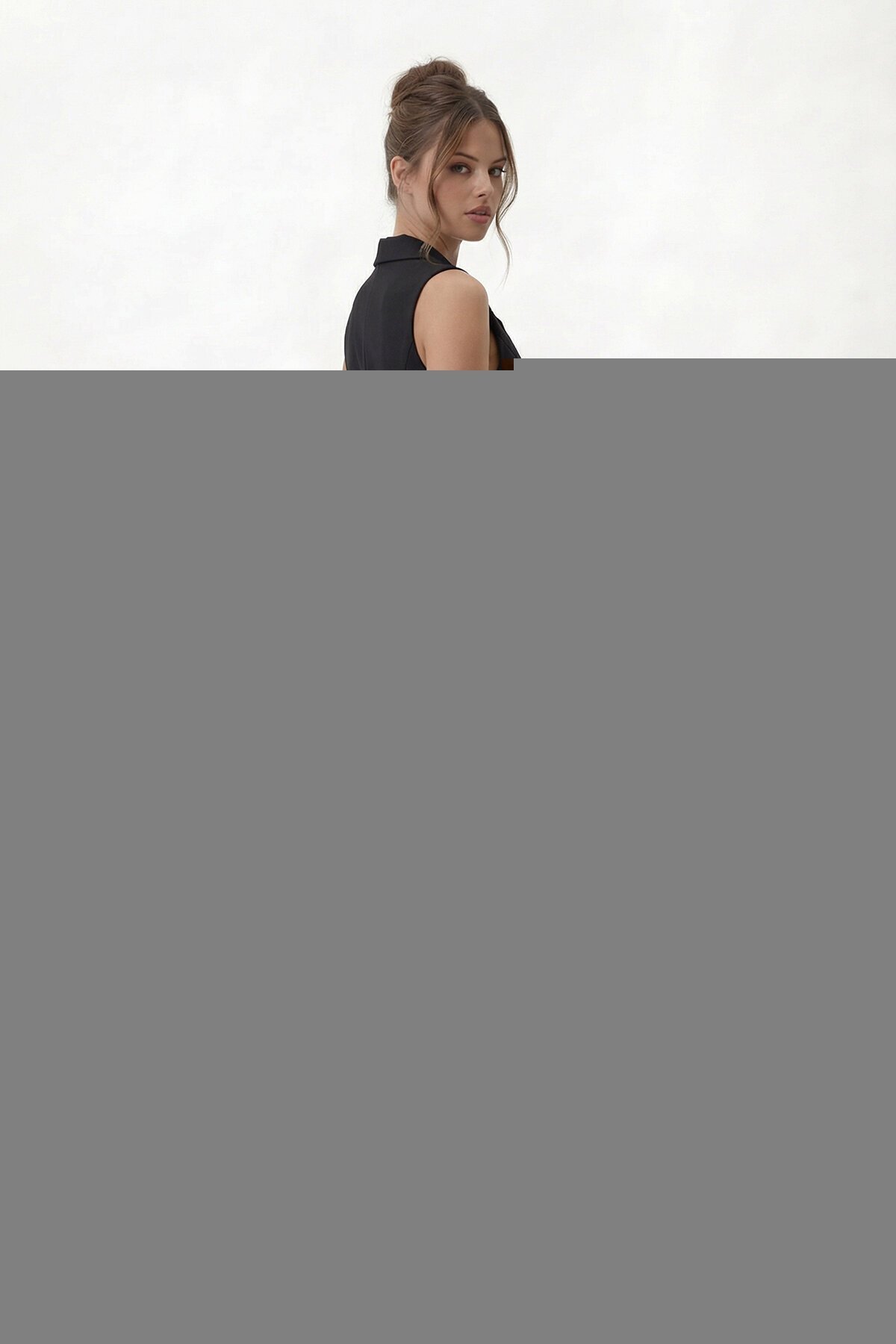 V  Yaka Düğmeli Kemerli Geniş Paça Tulum