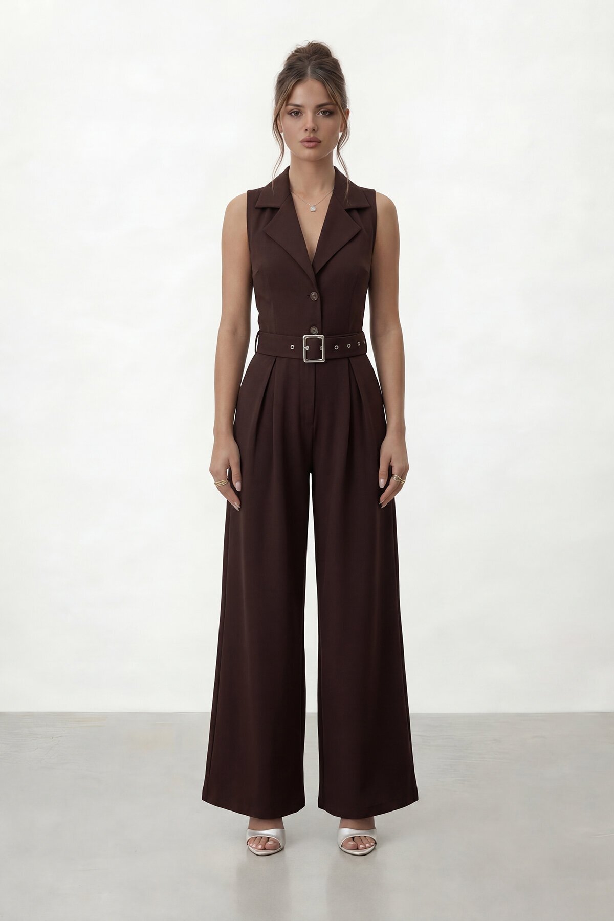 V  Yaka Düğmeli Kemerli Geniş Paça Tulum