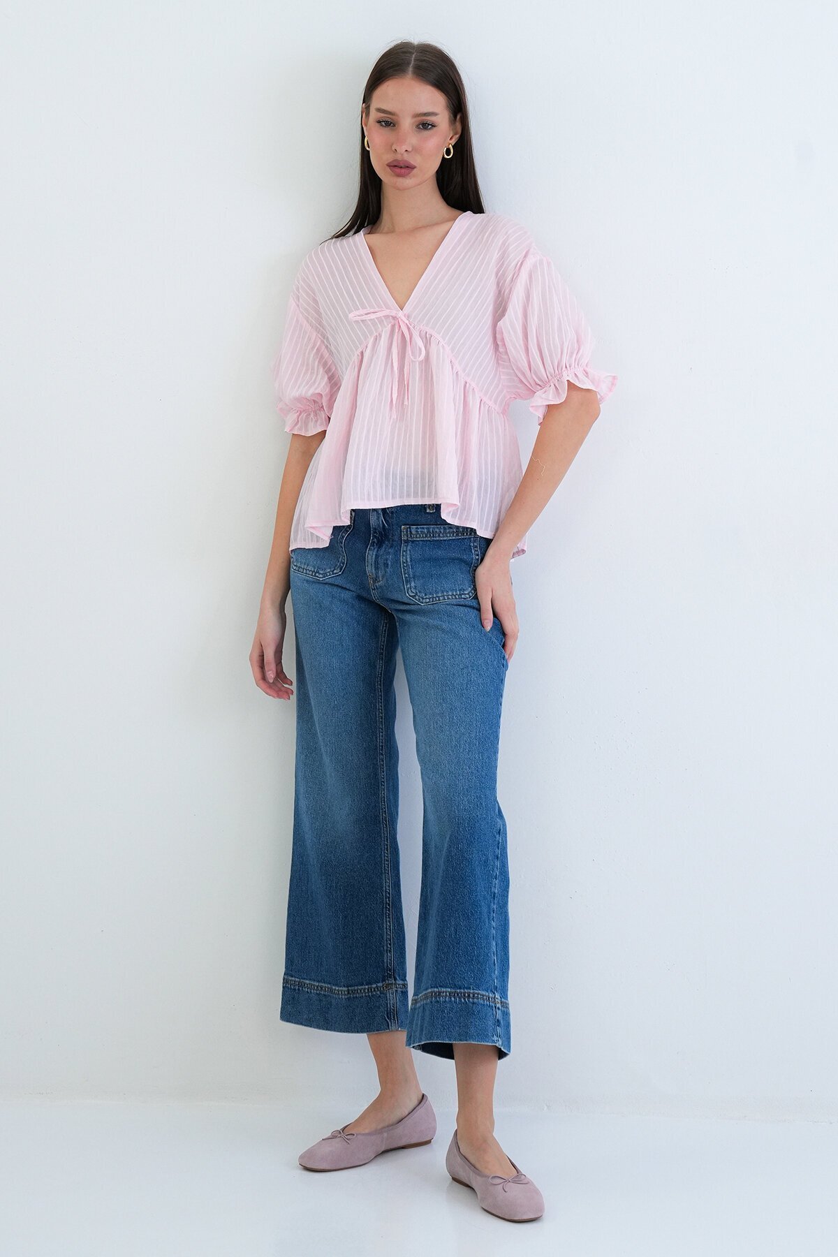 V Yaka Fırfırlı Bluz