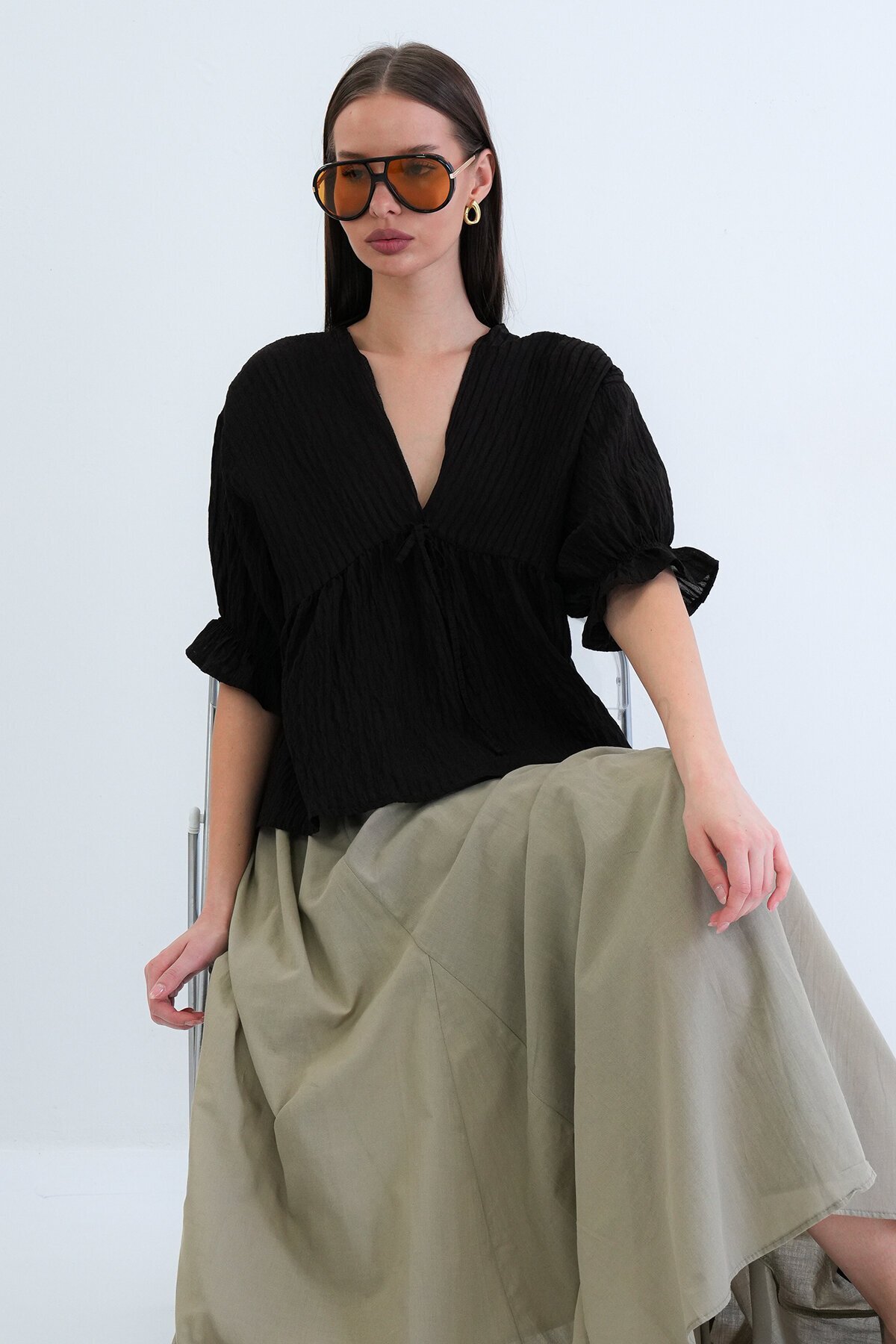 V Yaka Fırfırlı Bluz