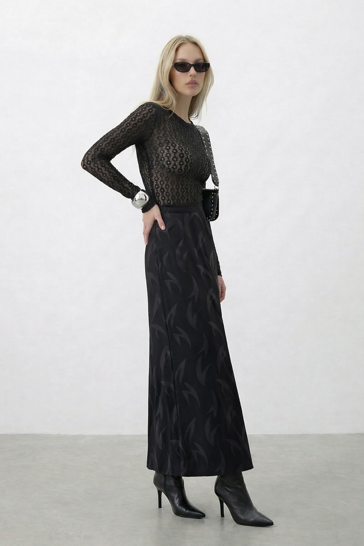 Yüksel Bel Desenli Saten Midi Etek