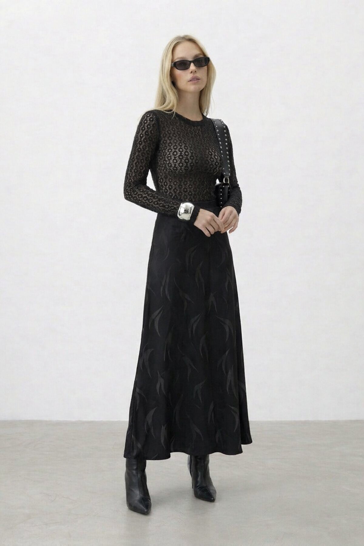 Yüksel Bel Desenli Saten Midi Etek