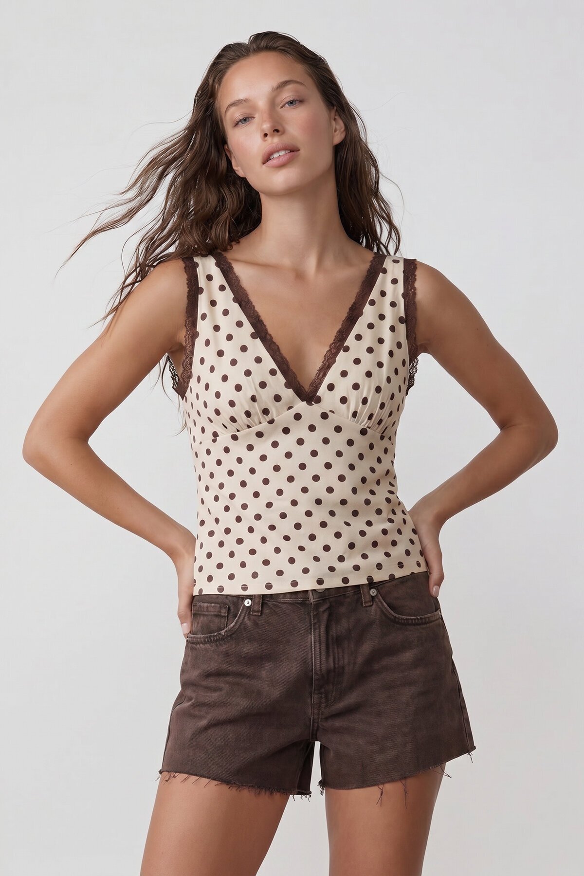 Askılı Drape Detaylı Puantiyeli Crop Bluz