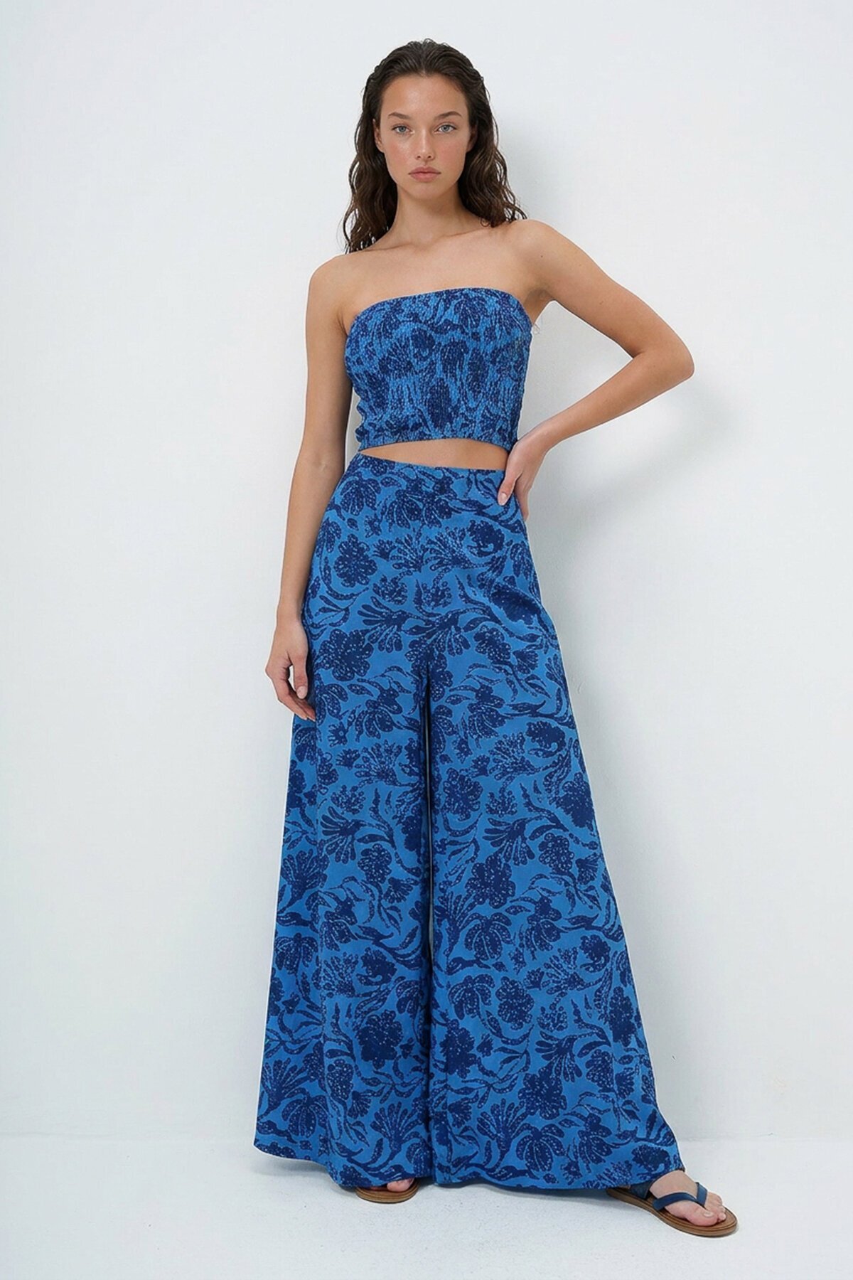 Beli Gipeli Geniş Paça Pantolon Ve Gipeli Crop Büstiyer Takım