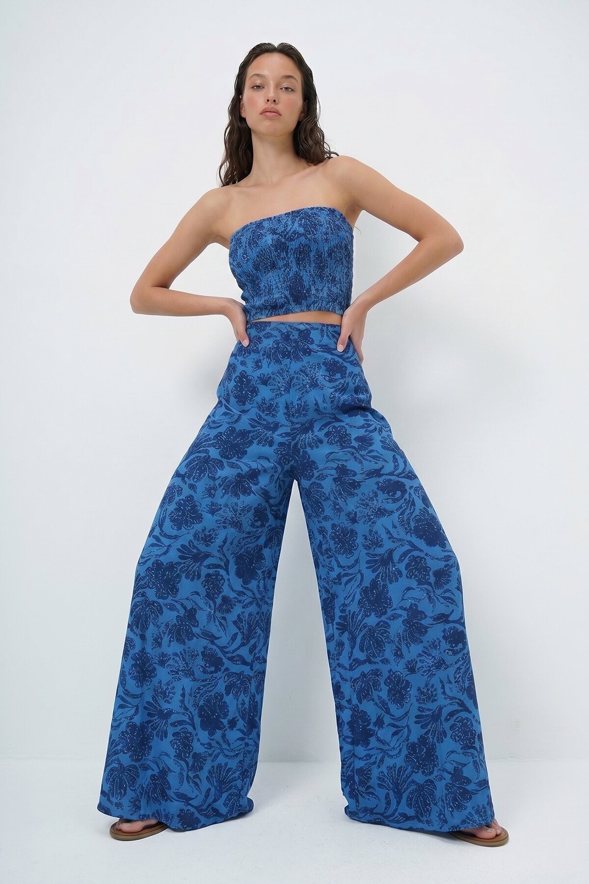 Beli Gipeli Geniş Paça Pantolon Ve Gipeli Crop Büstiyer Takım