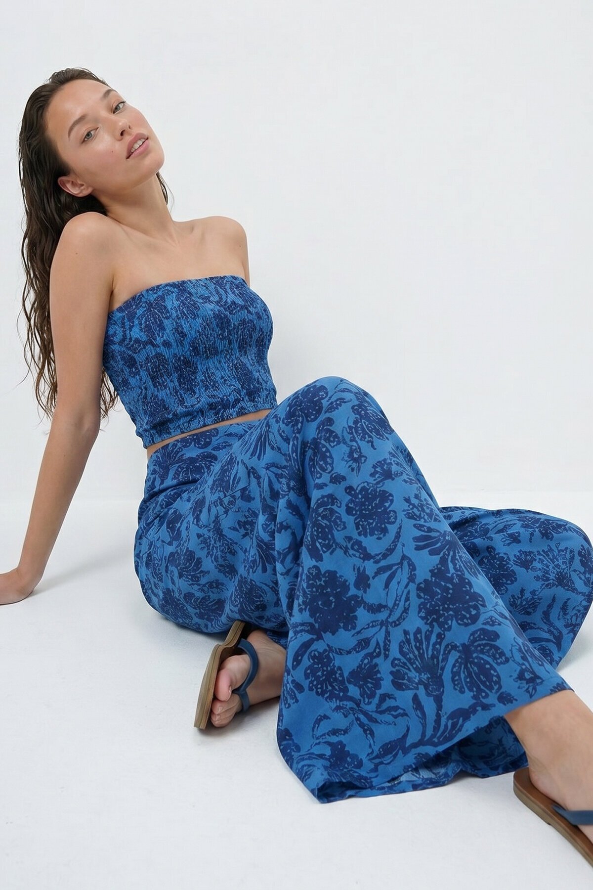 Beli Gipeli Geniş Paça Pantolon Ve Gipeli Crop Büstiyer Takım