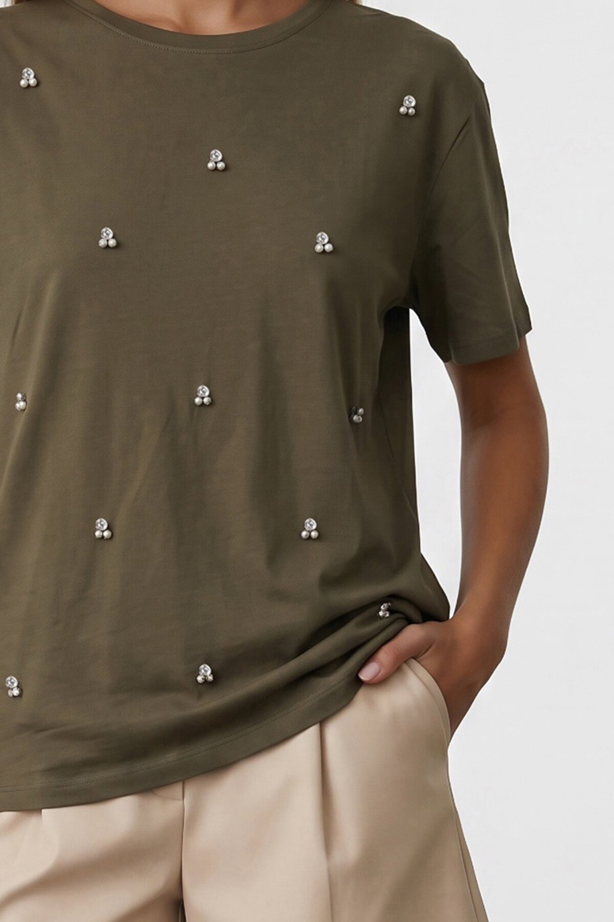 Bisiklet Yaka Oversize İnci Ve Taş İşlemeli T-Shirt