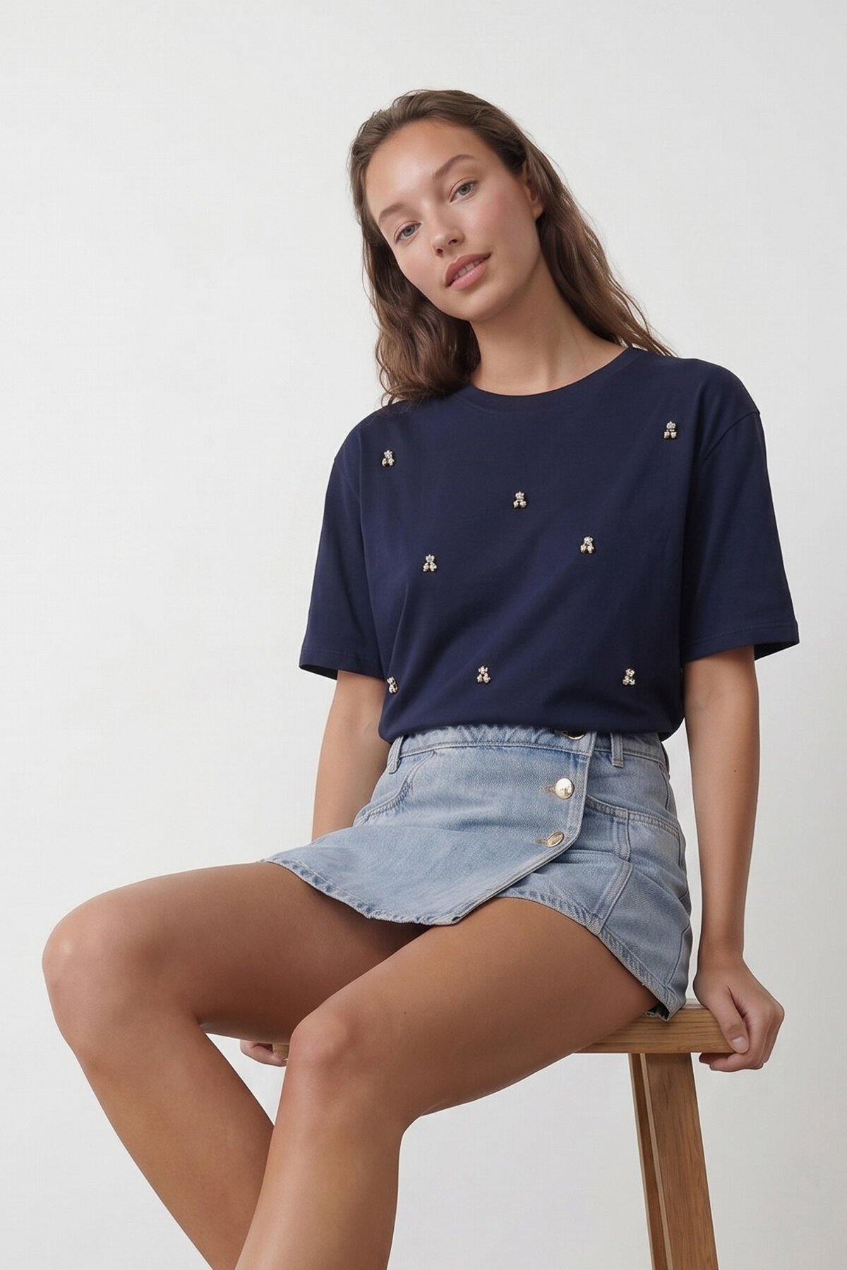 Bisiklet Yaka Oversize İnci Ve Taş İşlemeli T-Shirt