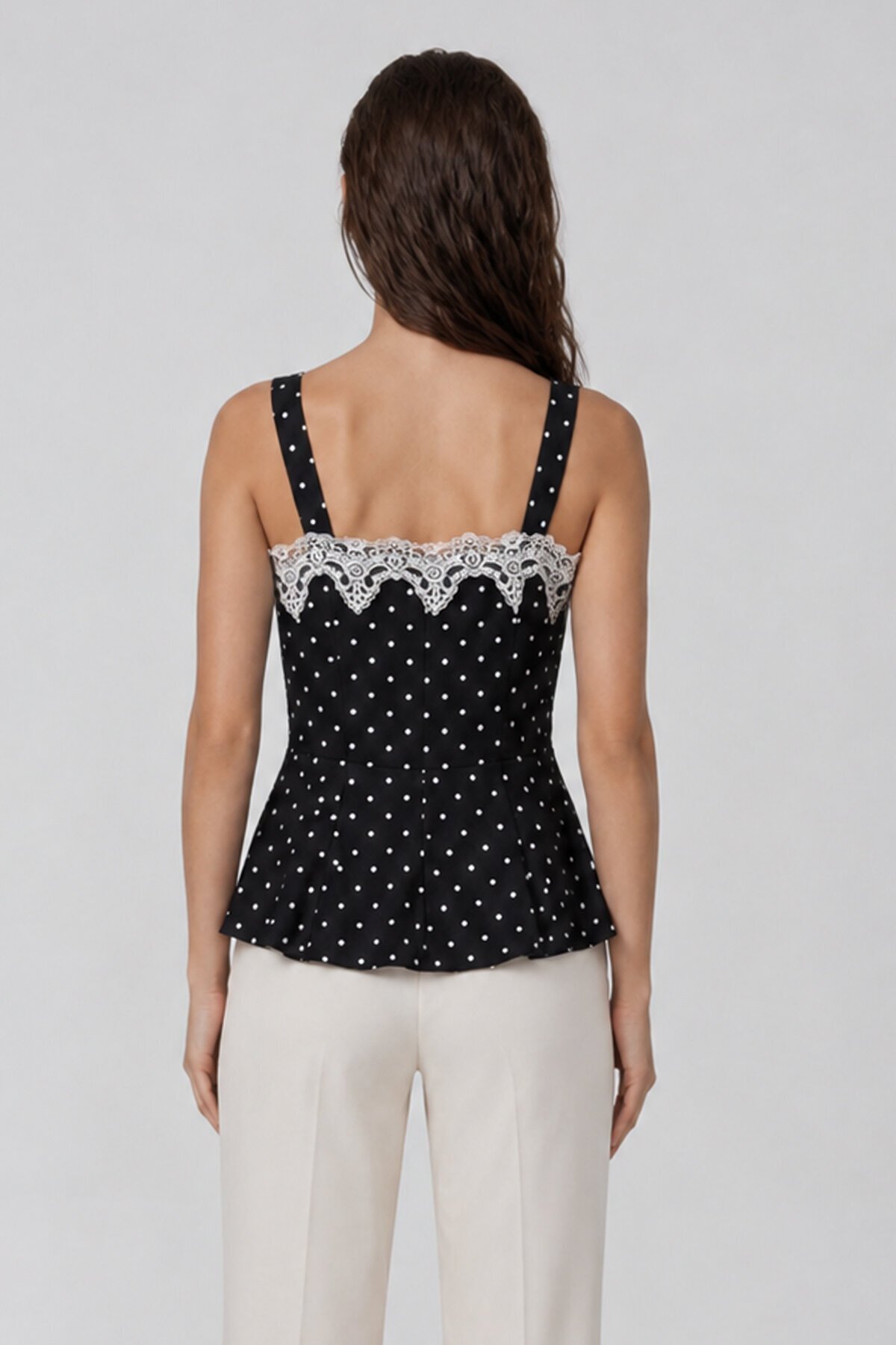 Dantel Detaylı Puantiyeli Askılı Astarlı Peplum Bluz