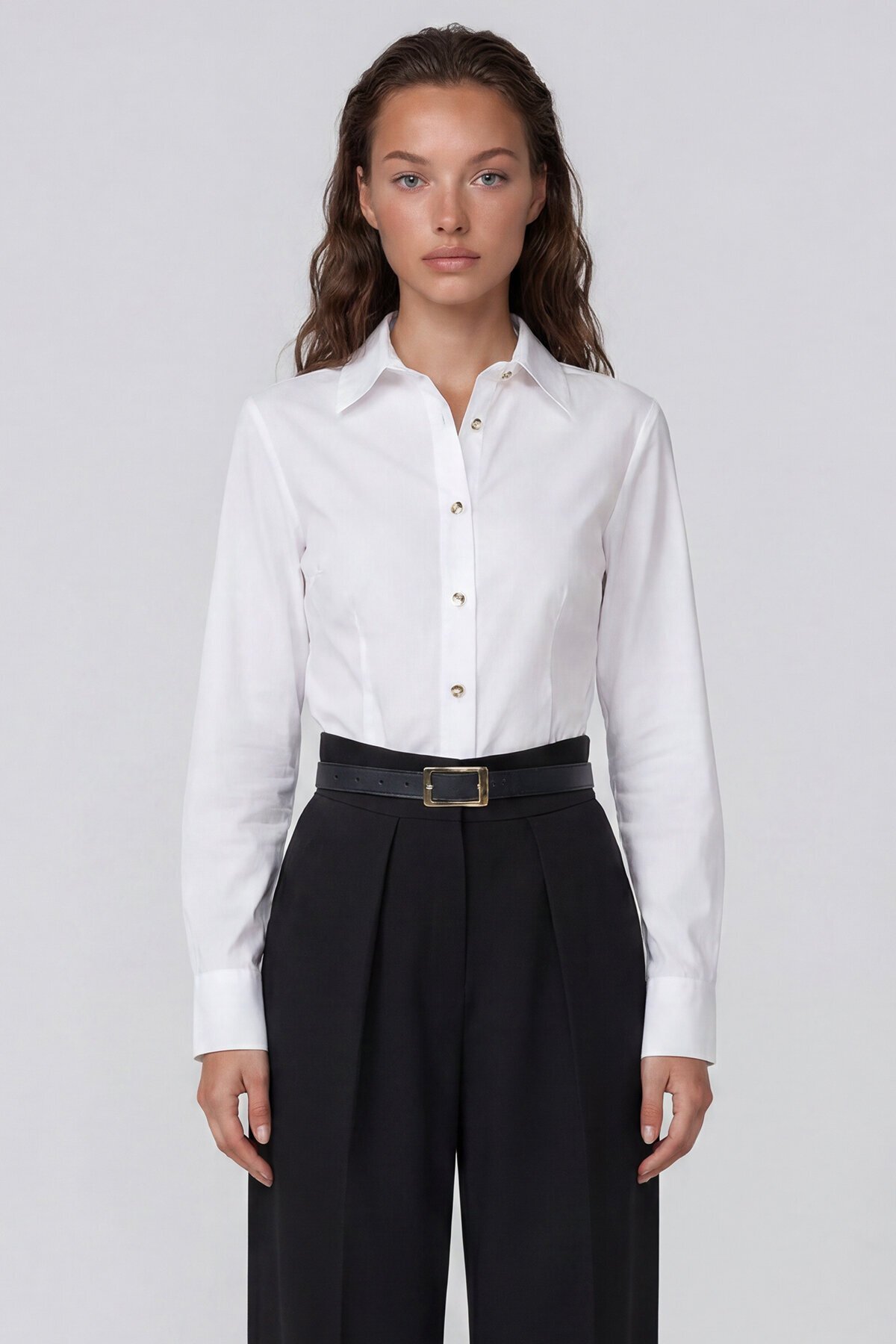 Gold İnci Düğme Detaylı Pensli Slim Fit Poplin Gömlek