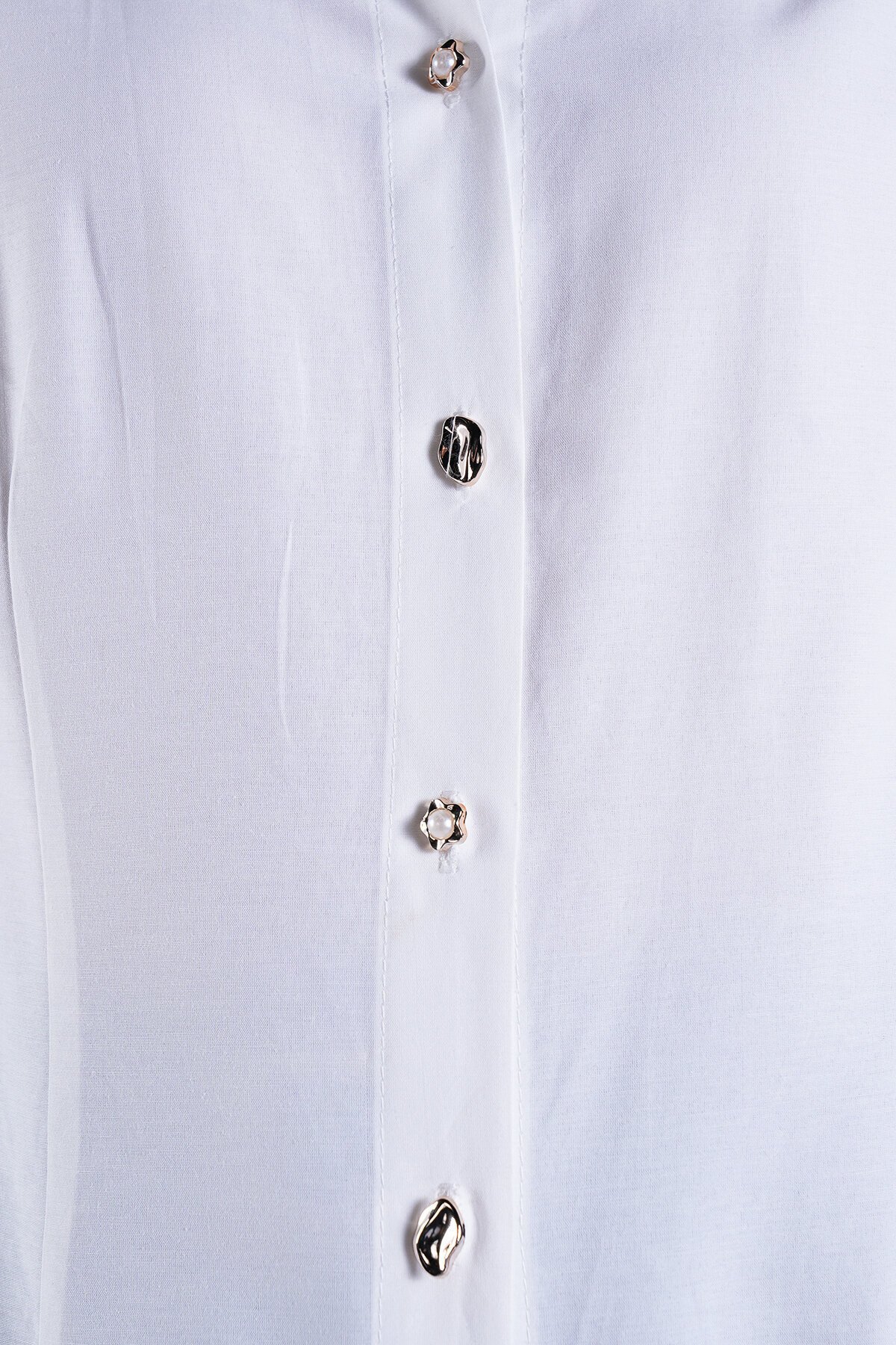Gold İnci Düğme Detaylı Pensli Slim Fit Poplin Gömlek