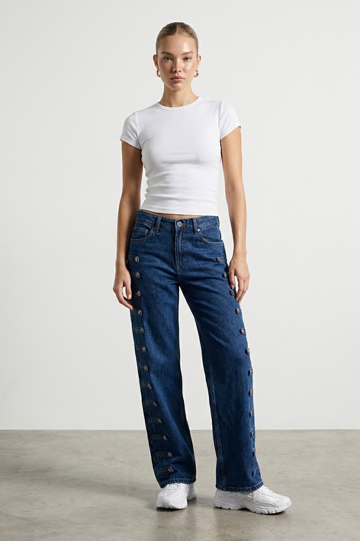 Metal Toka ve Şerit Detaylı Denim Pantolon