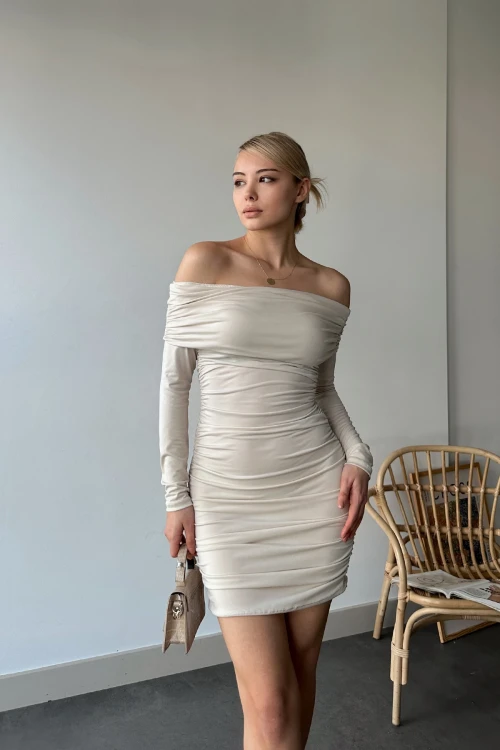Taş Madonna Yaka Full Drape Detaylı Sandy Elbise