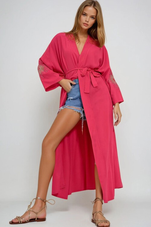 Fuşya Sırtı Ve Kolları Sim Nakışlı Beli Kemerli Maxiboy Kimino Kaftan