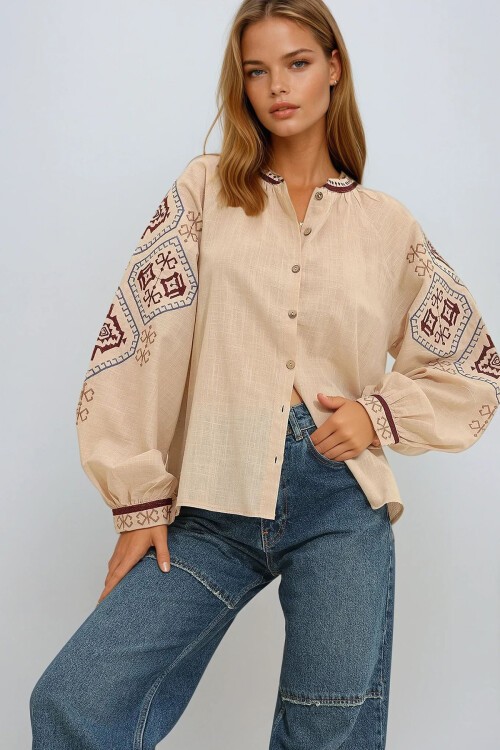 Bej Balon Kol Nakışlı Yakasız Gömlek