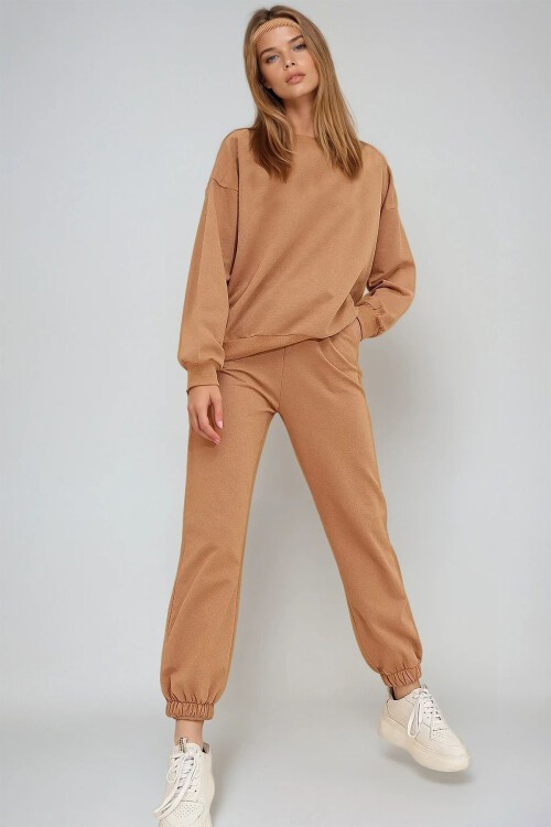 Bisküvi Bisiklet Yaka Beli Ve Paçası Lastikli İki İplik Basic Eşofman Takımı