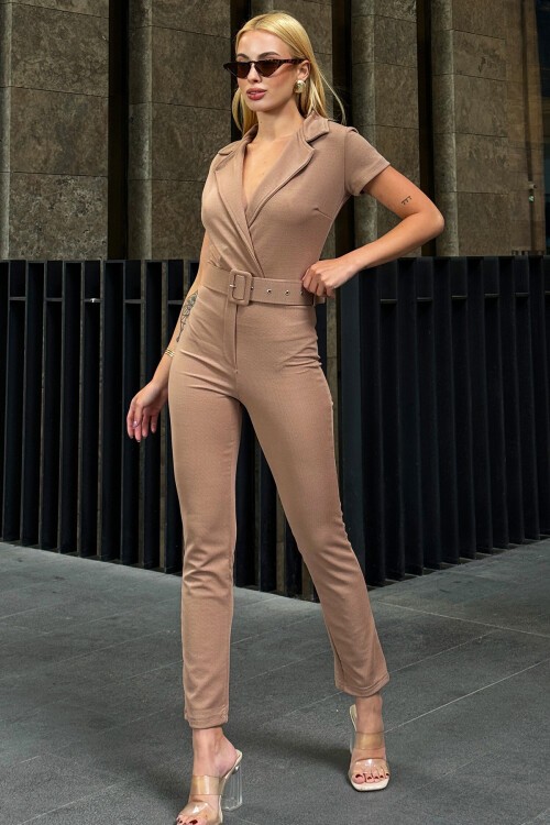 Bisküvi Kruvaze Yaka Kaplama Kemerli Tulum