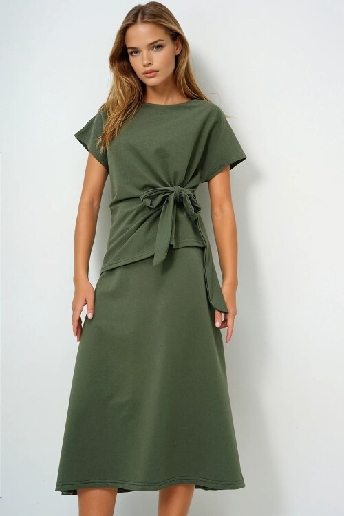 Haki Bisiklet Yaka Drape Detaylı Bluz Ve Kloş Etek Takım