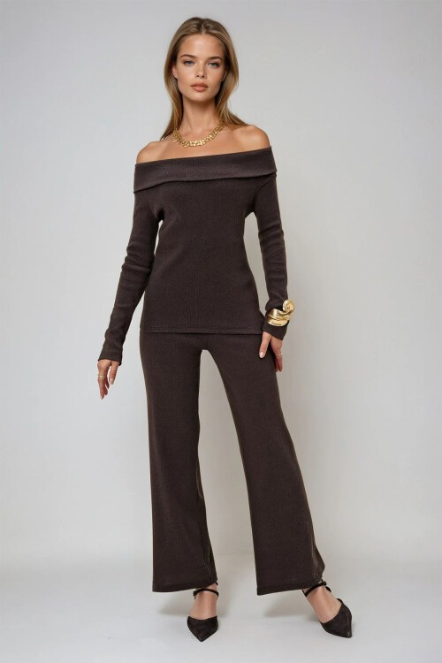 Kahverengi Madonna Yaka Kaşkorse Bluz Ve Pantolon Takım