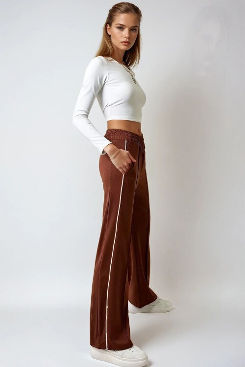 Kiremit Yan Şeritli Önü Çimalı Çift Cepli Retro Pantolon